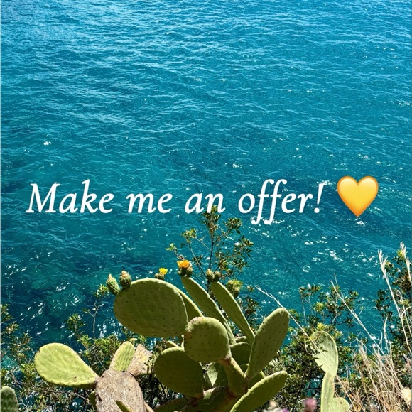 💛MAKE ME AN OFFER💛 - Picture 1 of 1